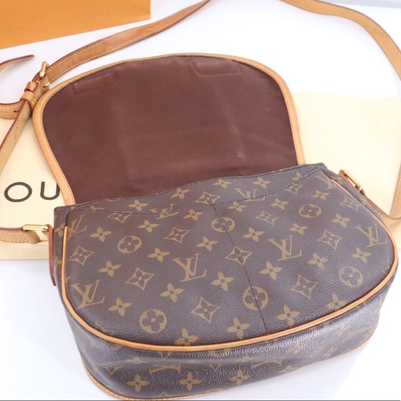 Authentic Crossbody by Louis Vuitton - Picture 6 of 16